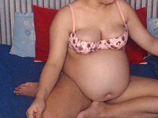 ladynakedpusy webcam