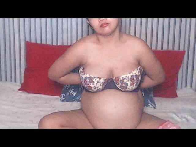 ladynakedpusy webcam