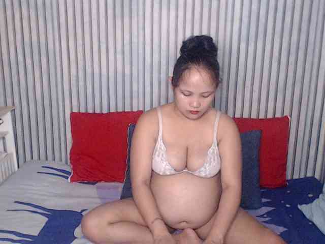 ladynakedpusy webcam