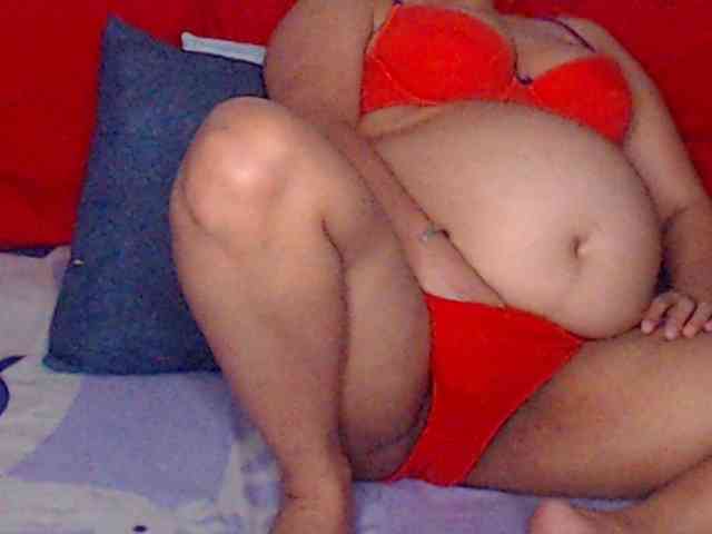 ladynakedpusy webcam