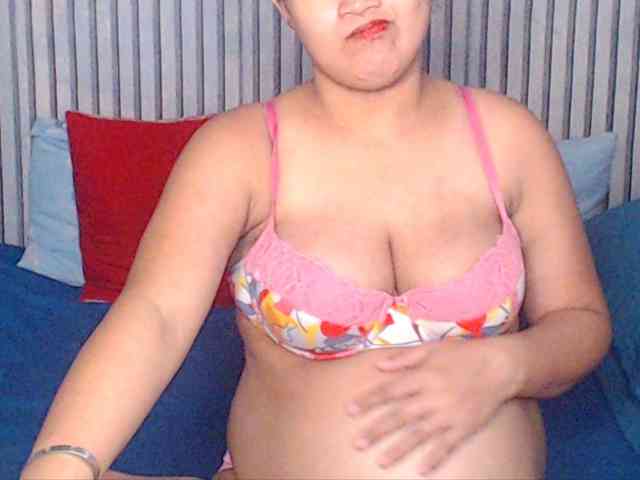 ladynakedpusy webcam