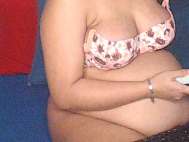 ladynakedpusy webcam
