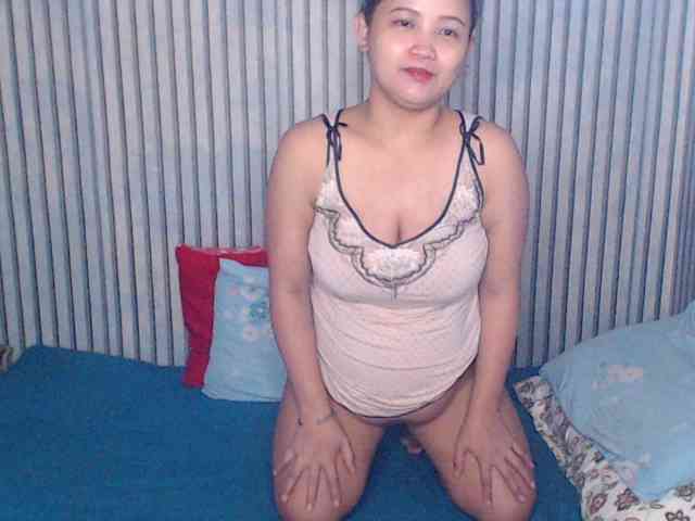 ladynakedpusy webcam