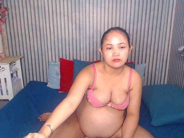 ladynakedpusy webcam