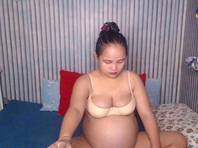 ladynakedpusy webcam