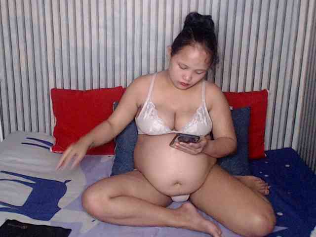 ladynakedpusy webcam