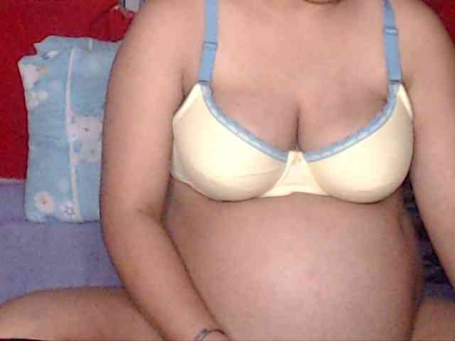 ladynakedpusy webcam