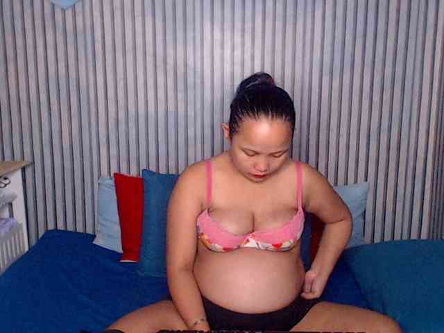 ladynakedpusy webcam