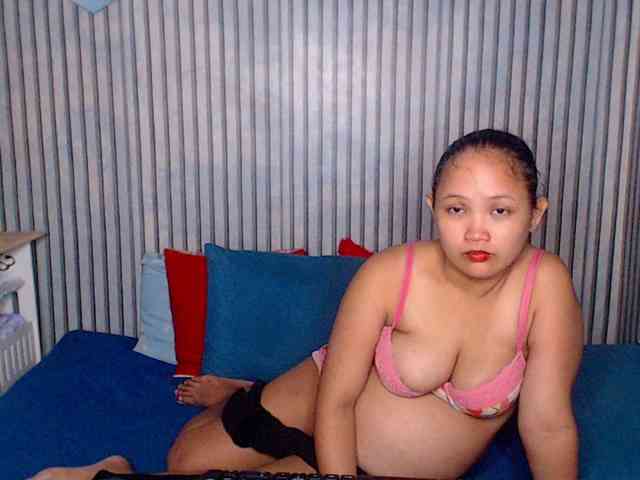 ladynakedpusy webcam