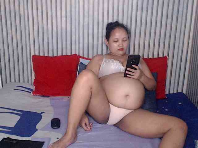 ladynakedpusy webcam