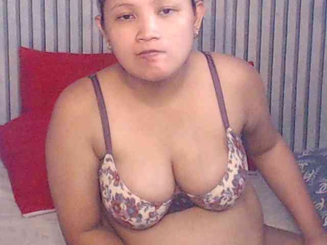 ladynakedpusy webcam