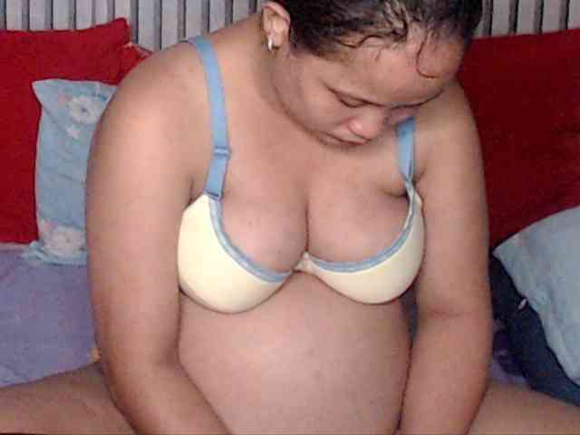 ladynakedpusy webcam