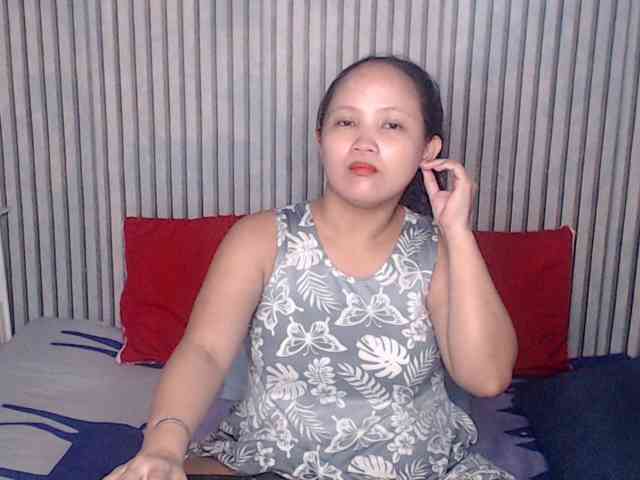 ladynakedpusy webcam