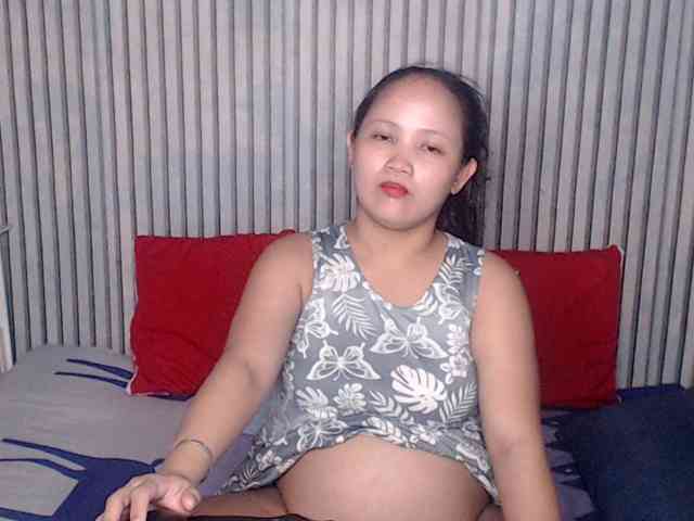 ladynakedpusy webcam