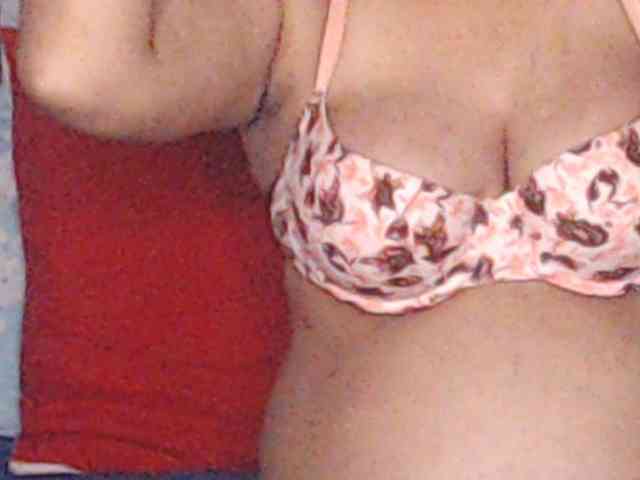 ladynakedpusy webcam