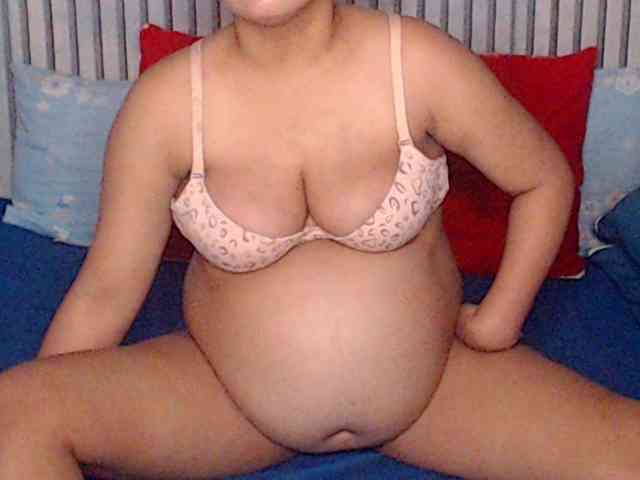 ladynakedpusy webcam