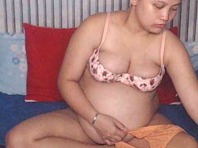 ladynakedpusy webcam