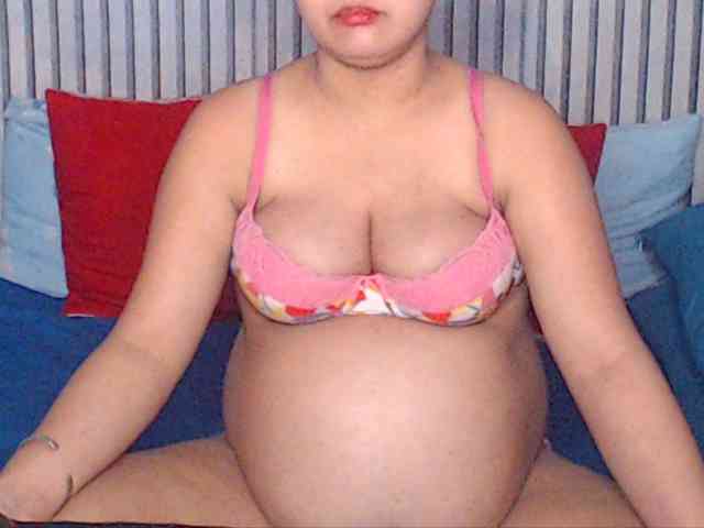 ladynakedpusy webcam