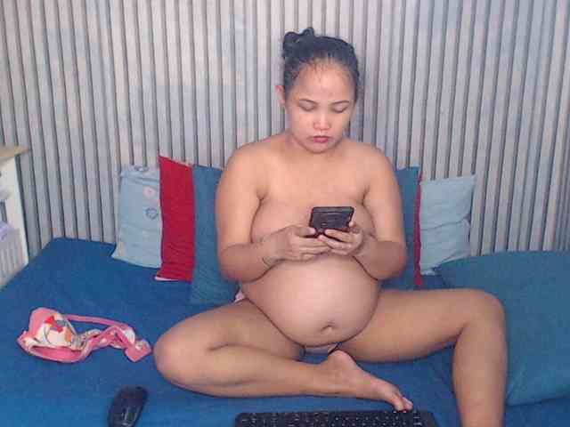 ladynakedpusy webcam