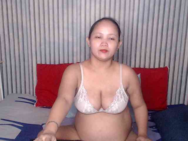 ladynakedpusy webcam