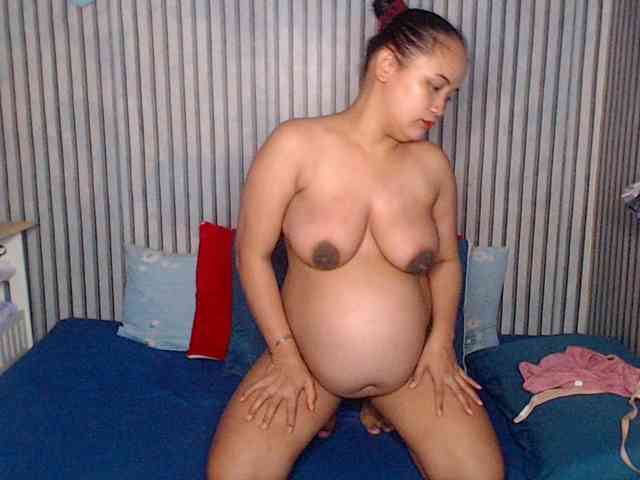ladynakedpusy webcam