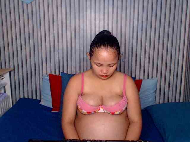 ladynakedpusy webcam