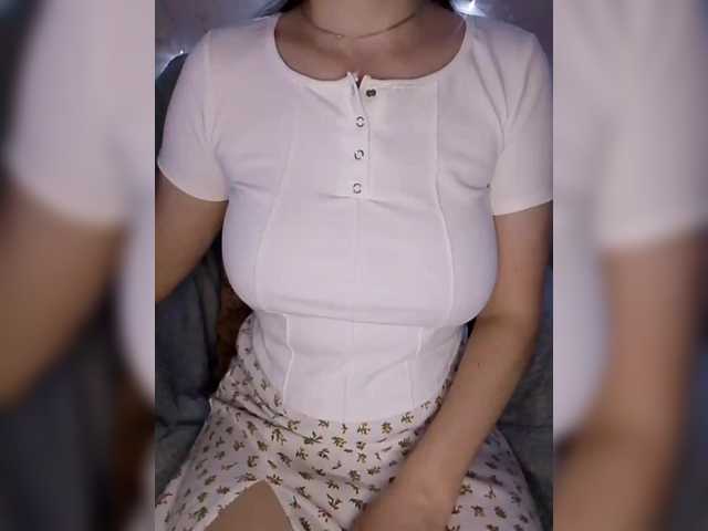 Liza17Liza's BongaCams show and profile