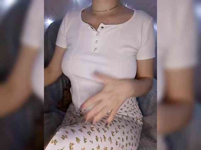 Liza_555 webcam