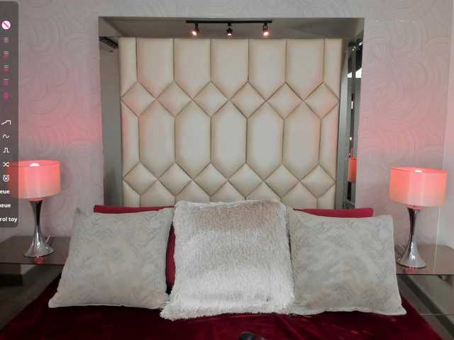 DollyConnor's BongaCams show and profile