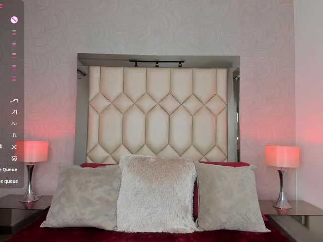 DollyConnor's BongaCams show and profile