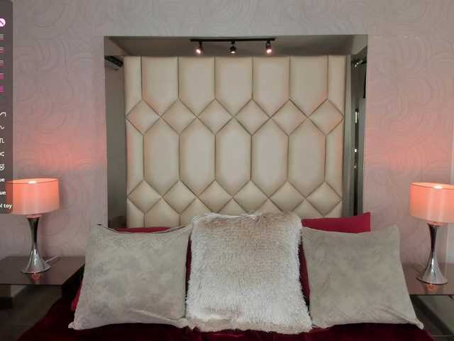 DollyConnor's BongaCams show and profile