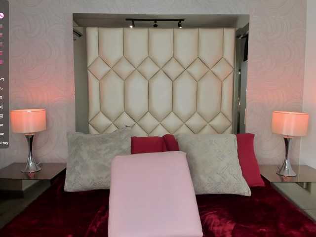 DollyConnor's BongaCams show and profile