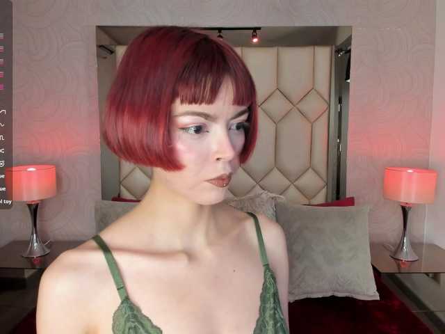 DollyConnor's BongaCams show and profile