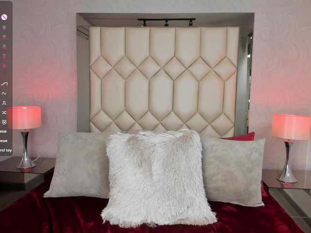 DollyConnor's BongaCams show and profile