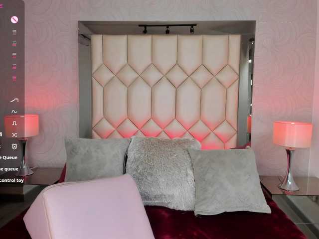 DollyConnor's BongaCams show and profile