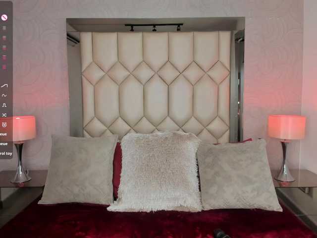 DollyConnor's BongaCams show and profile