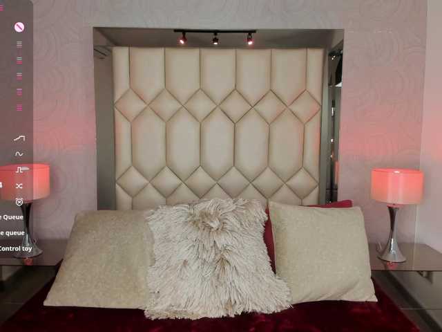 DollyConnor's BongaCams show and profile