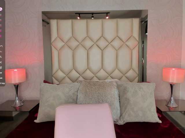 DollyConnor's BongaCams show and profile