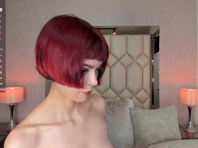 DollyConnor's BongaCams show and profile