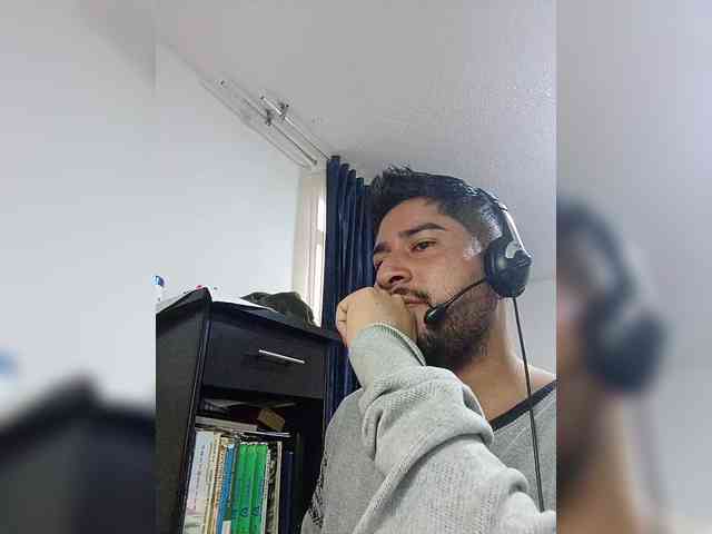 Un-Latin Live Webcam on BongaCams
