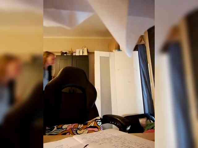 SmileDance webcam