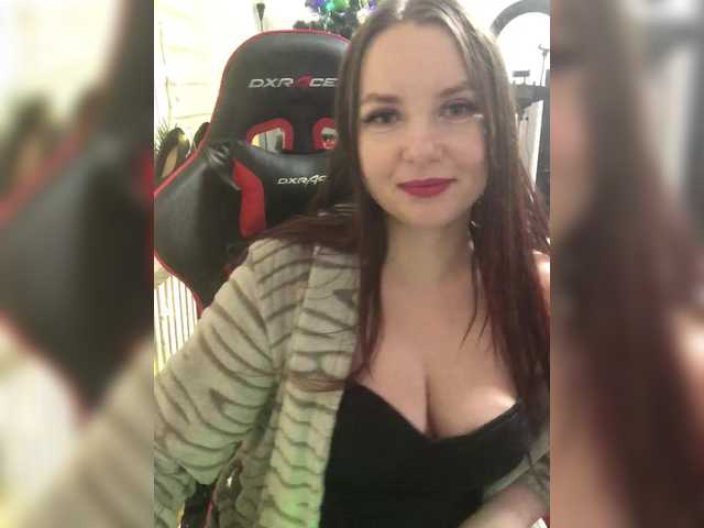 molly-5's BongaCams show and profile