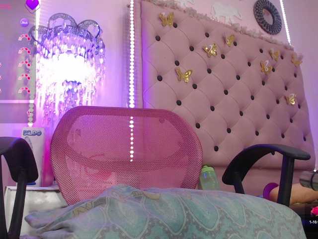 EmmaPink3's BongaCams show and profile