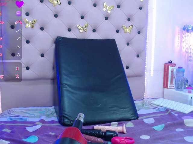 EmmaPink3 on BongaCams