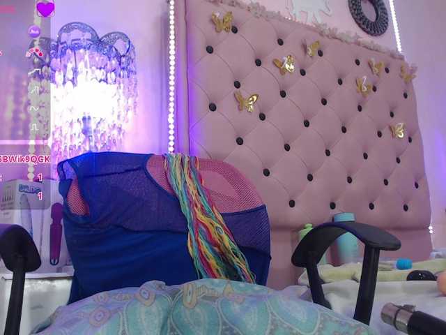 EmmaPink3's BongaCams show and profile