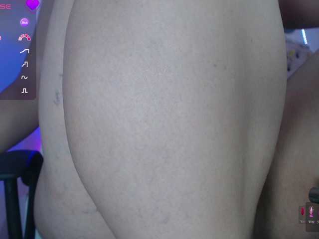 EmmaPink3's BongaCams show and profile