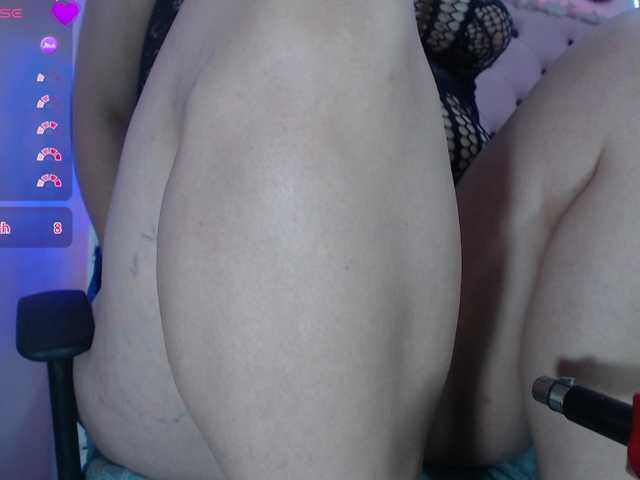 EmmaPink3's BongaCams show and profile