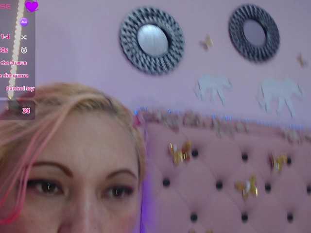 EmmaPink3's BongaCams show and profile
