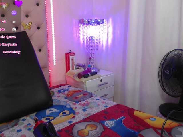 EmmaPink3's BongaCams show and profile