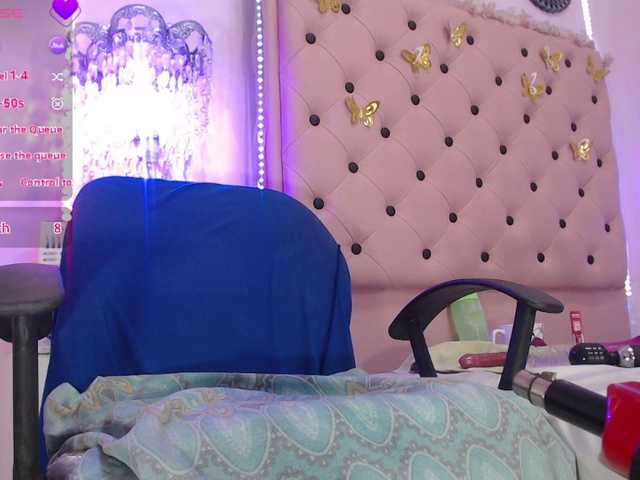 EmmaPink3's BongaCams show and profile